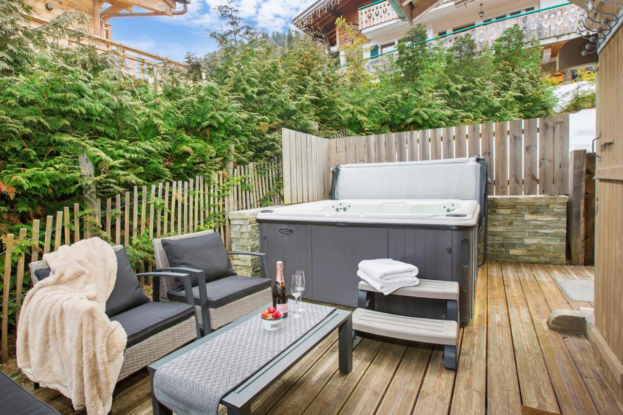 Chalet Muguet Gauche With Hot Tub Sleeps 10 Central Morzine Esterno foto