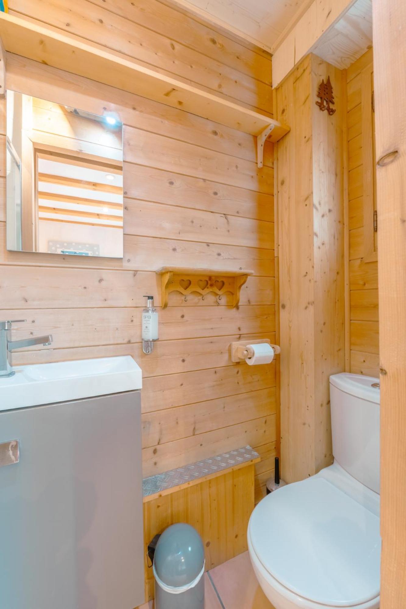Chalet Muguet Gauche With Hot Tub Sleeps 10 Central Morzine Esterno foto